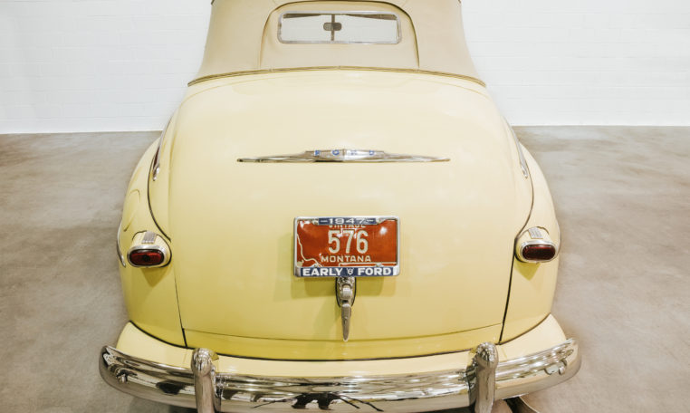 1947-Ford-Super-Deluxe-Convertible-16